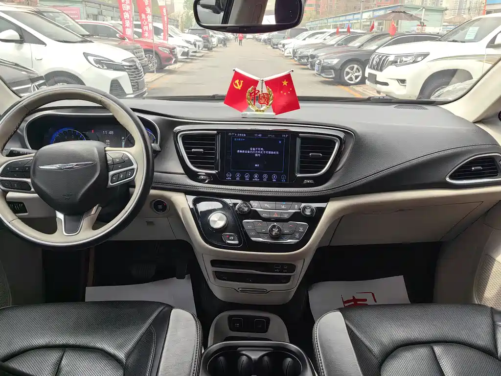 Chrysler Grand Voyager 2018 — фото 12