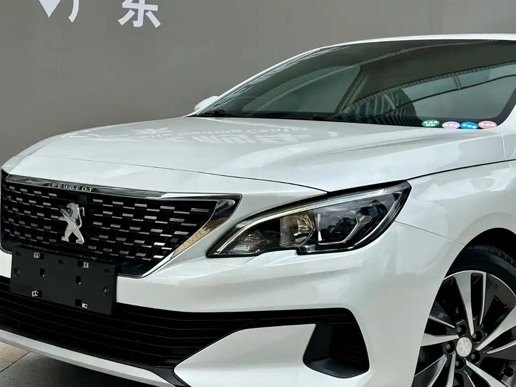 Peugeot 408 2019 — фото 18