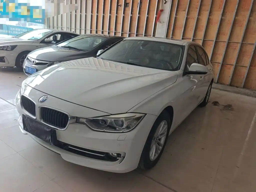 BMW 3 Series 2014 — фото 1