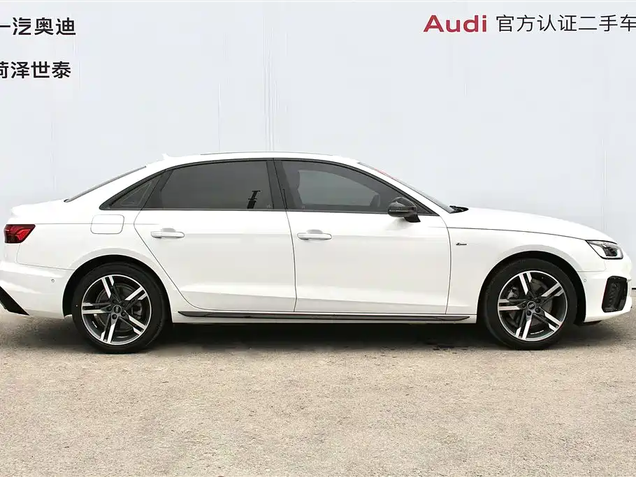 Audi A4L 2022 — фото 3