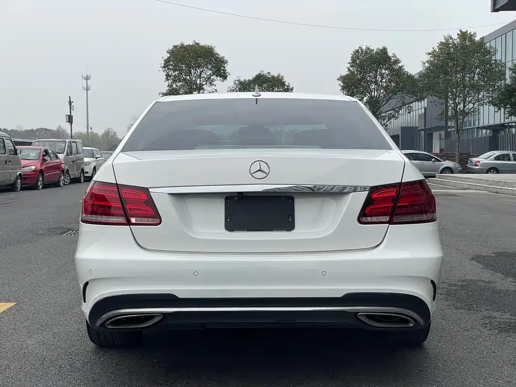 Mercedes-Benz E-Class 2015 — фото 17