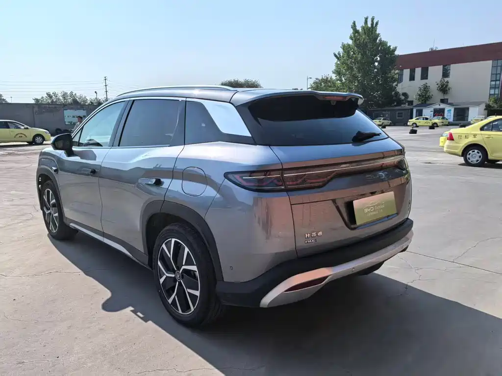 BYD L DM-i 2025 — фото 7