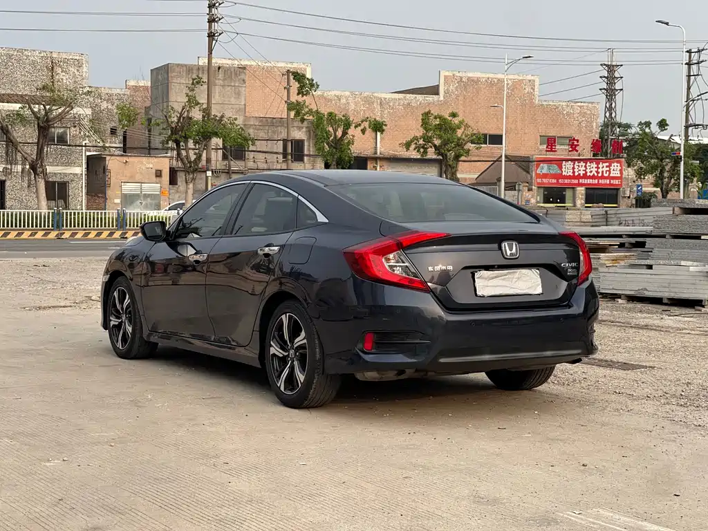 Honda Civic 2018 — фото 12