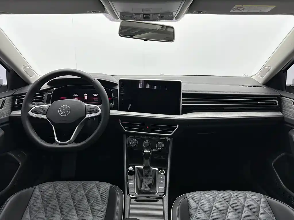 Volkswagen Sagitar 2022