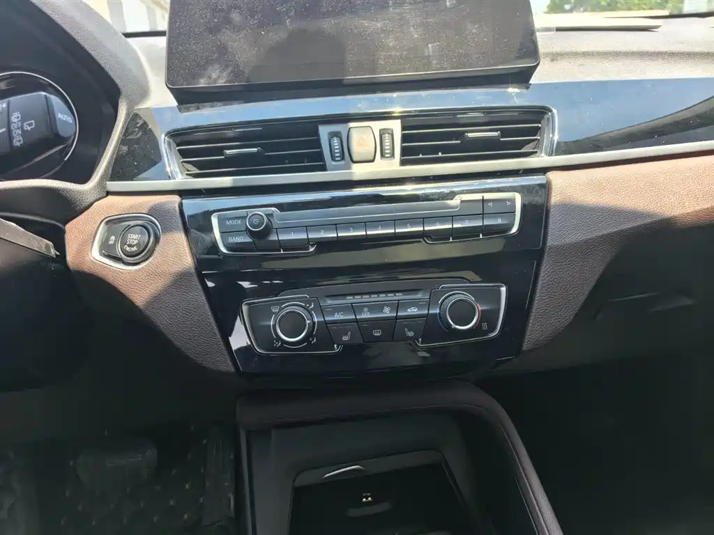 BMW X1 2022 — фото 2