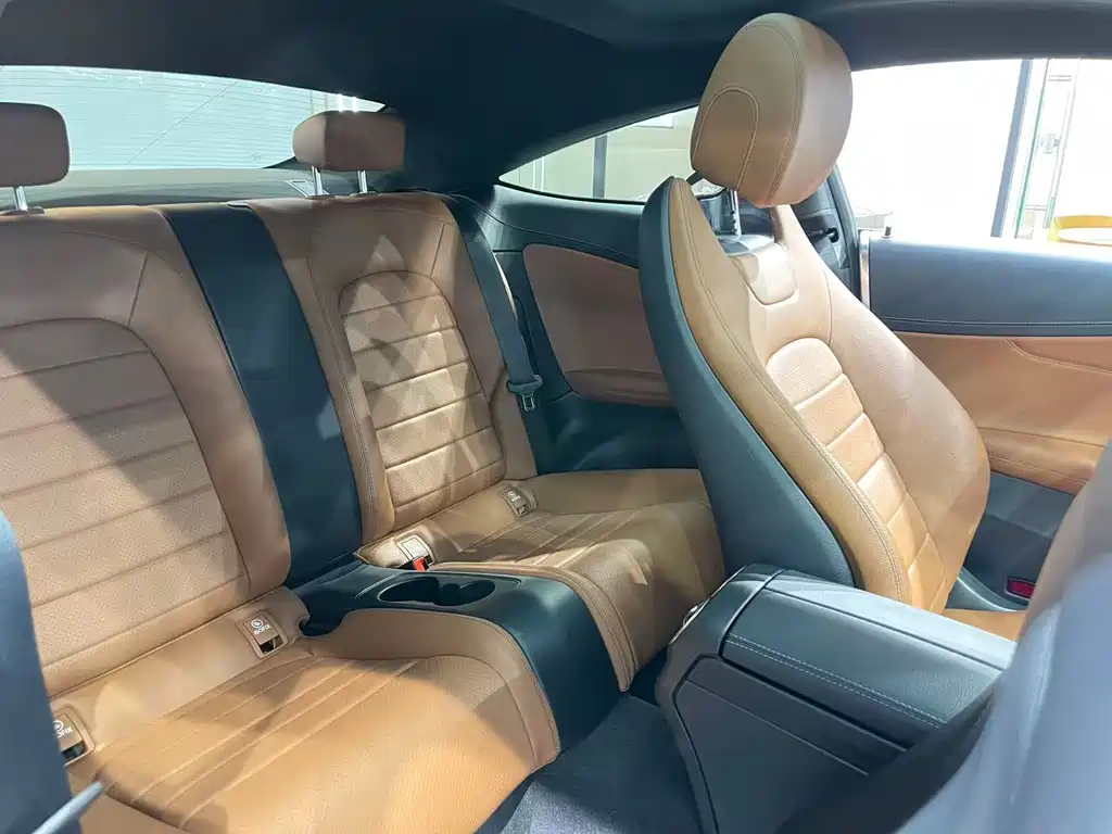 Mercedes-Benz C-Class 2019 — фото 18