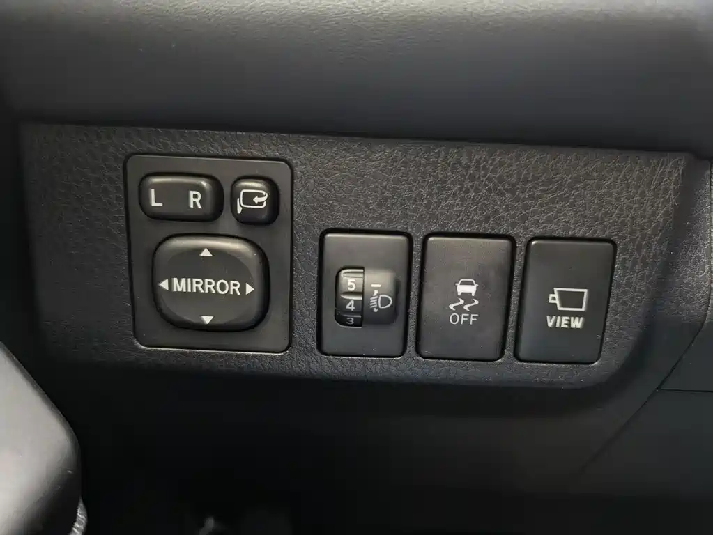 Toyota RAV4 2017 — фото 15