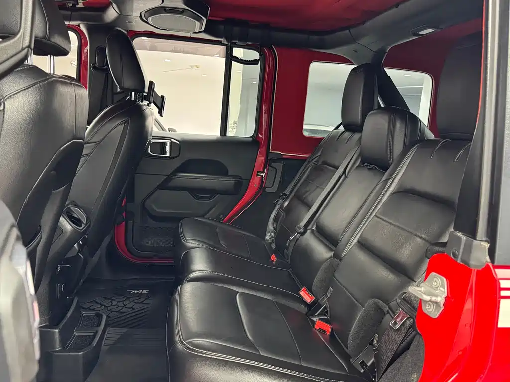 Jeep Wrangler 2019 — фото 8