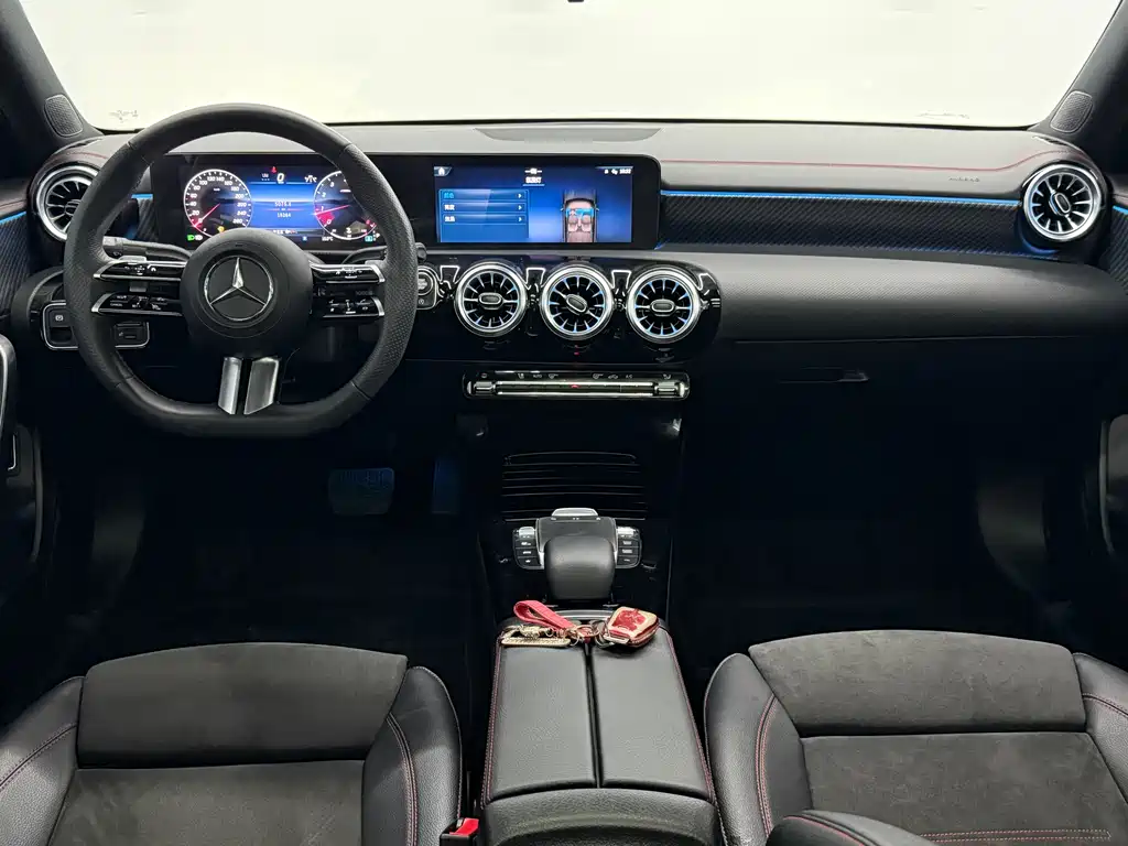 Mercedes-Benz A-Class 2023 — фото 9