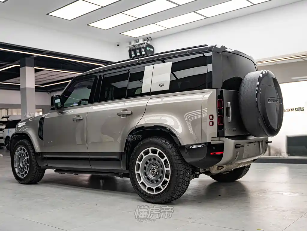 Land Rover Defender 2021 — фото 6