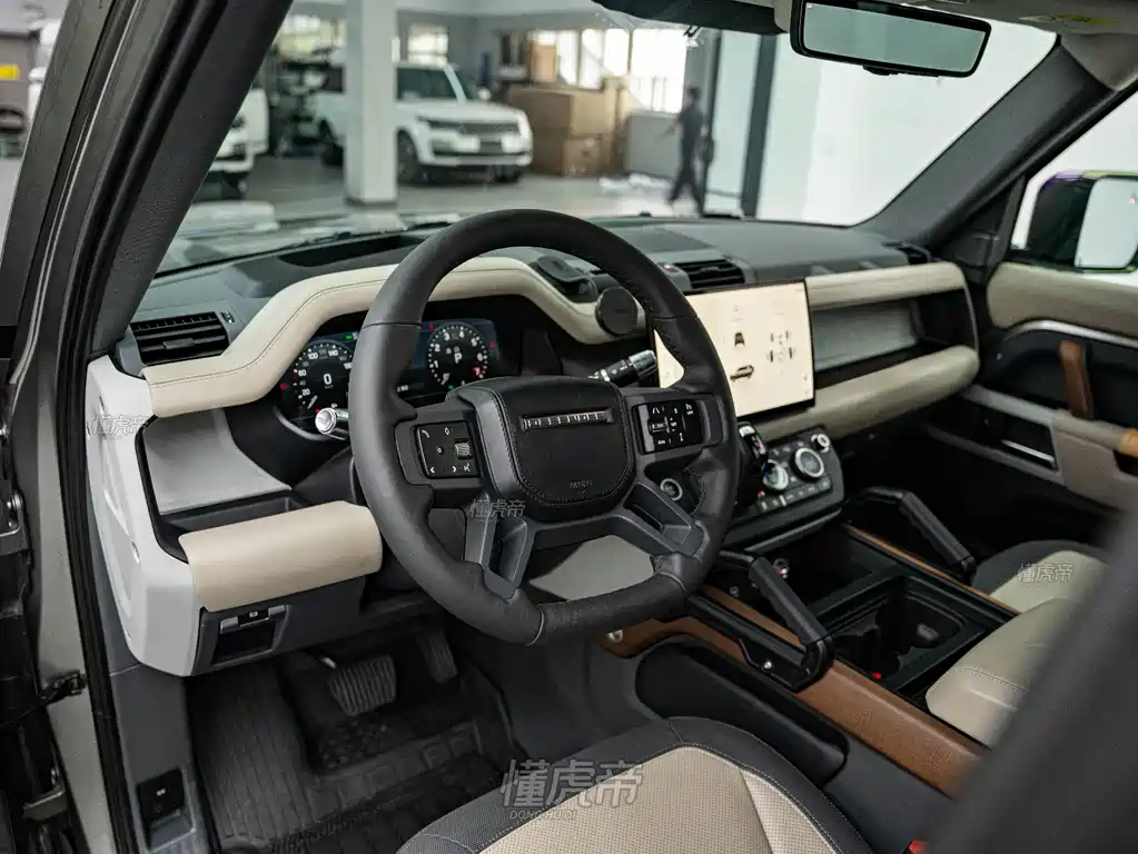 Land Rover Defender 2021 — фото 8