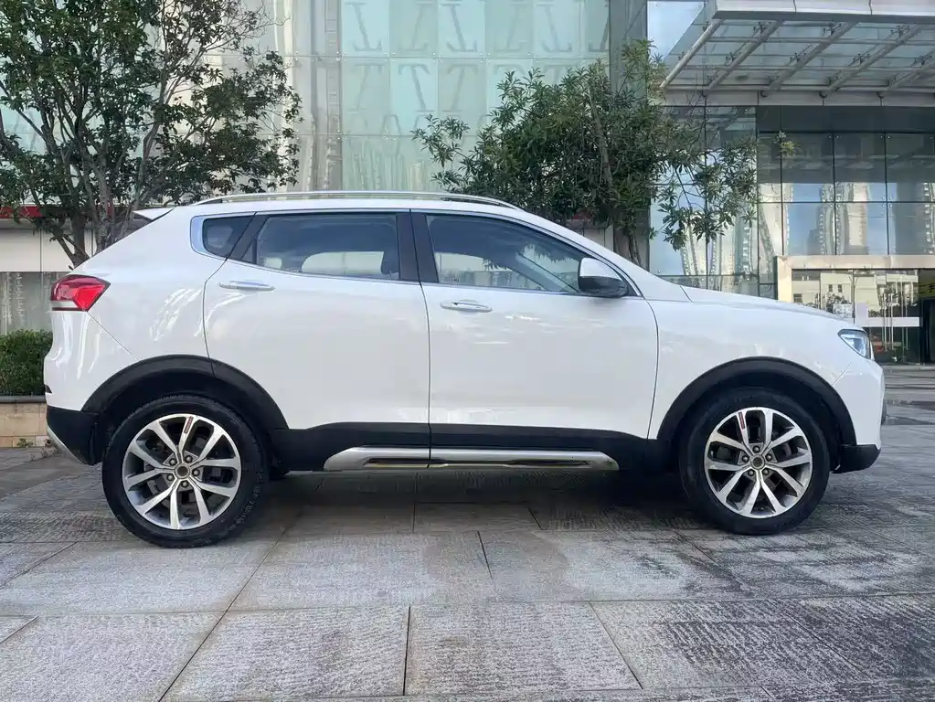 Haval H2s 2017 — фото 4