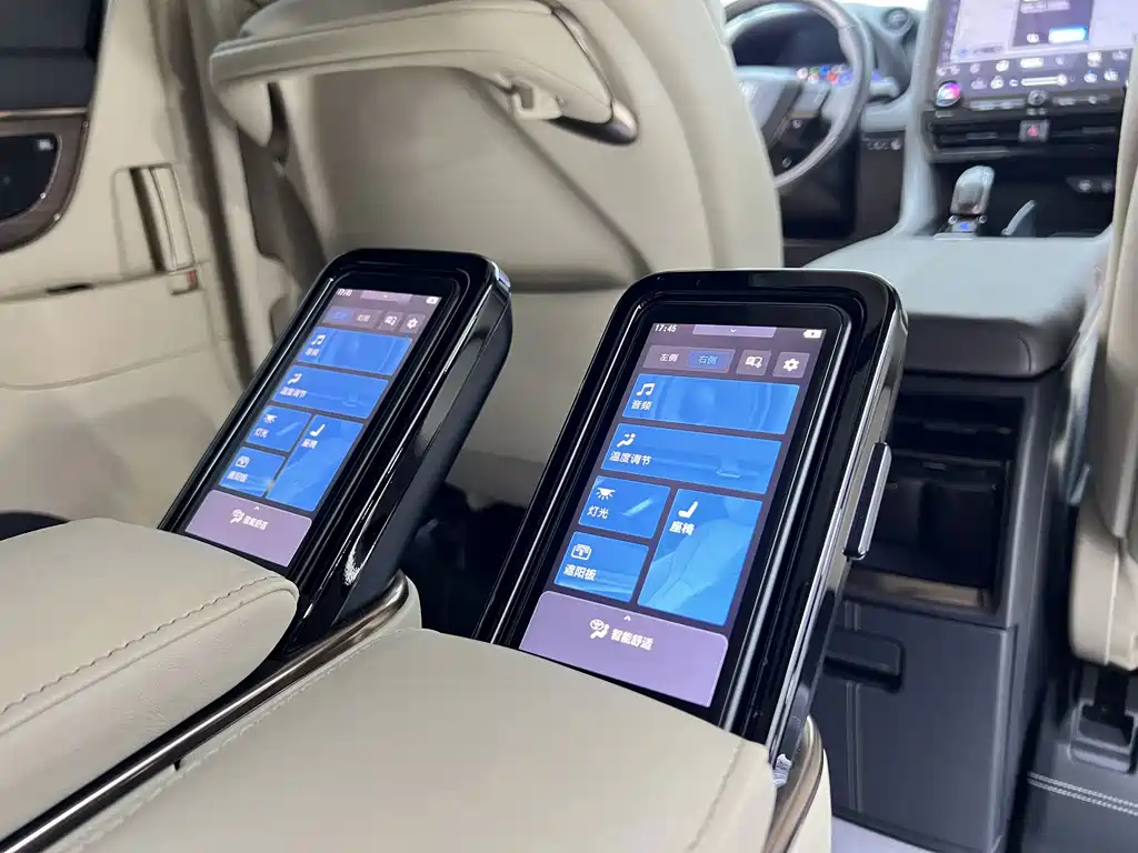 Toyota Vellfire 2024 — фото 14