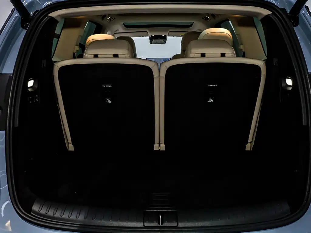 Li Auto i8 2025 — фото 36