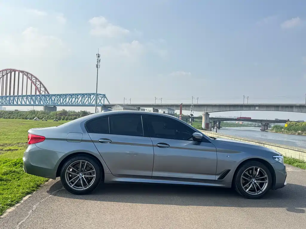 BMW 5 Series 2019 — фото 4