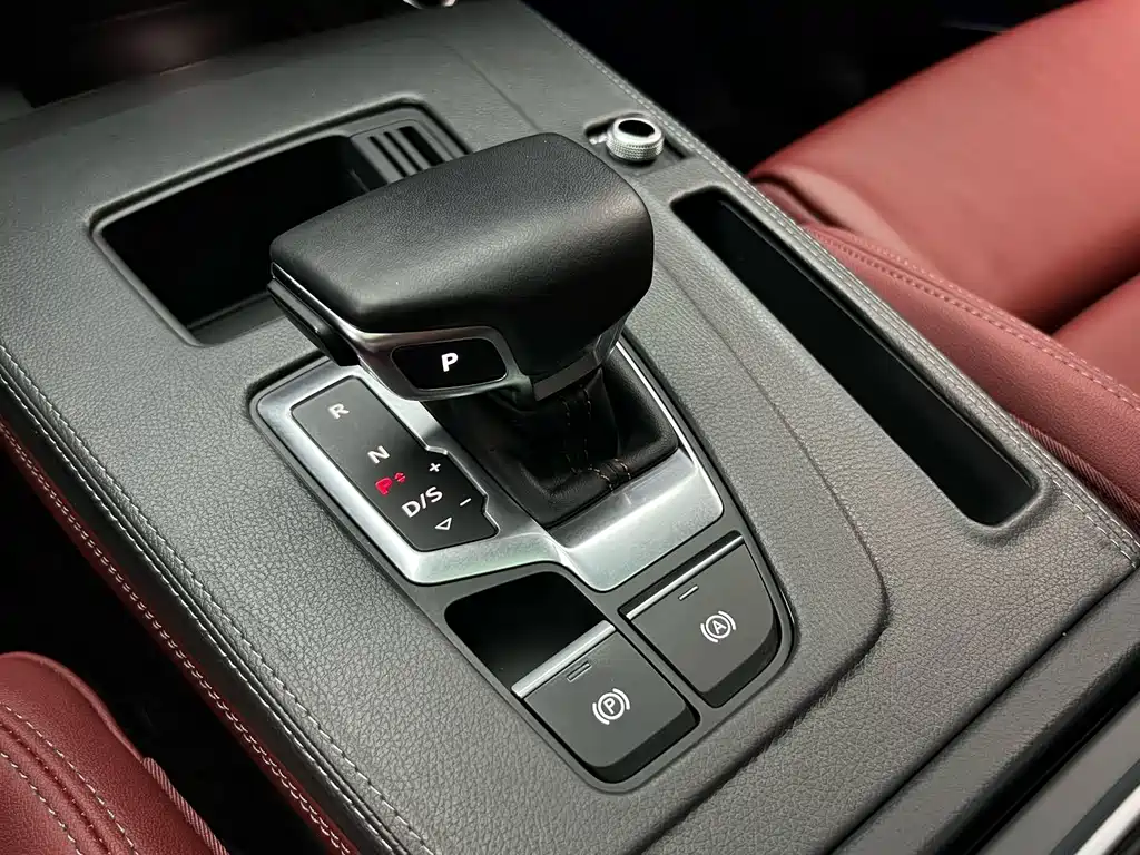 Audi Q5L 2024 — фото 15