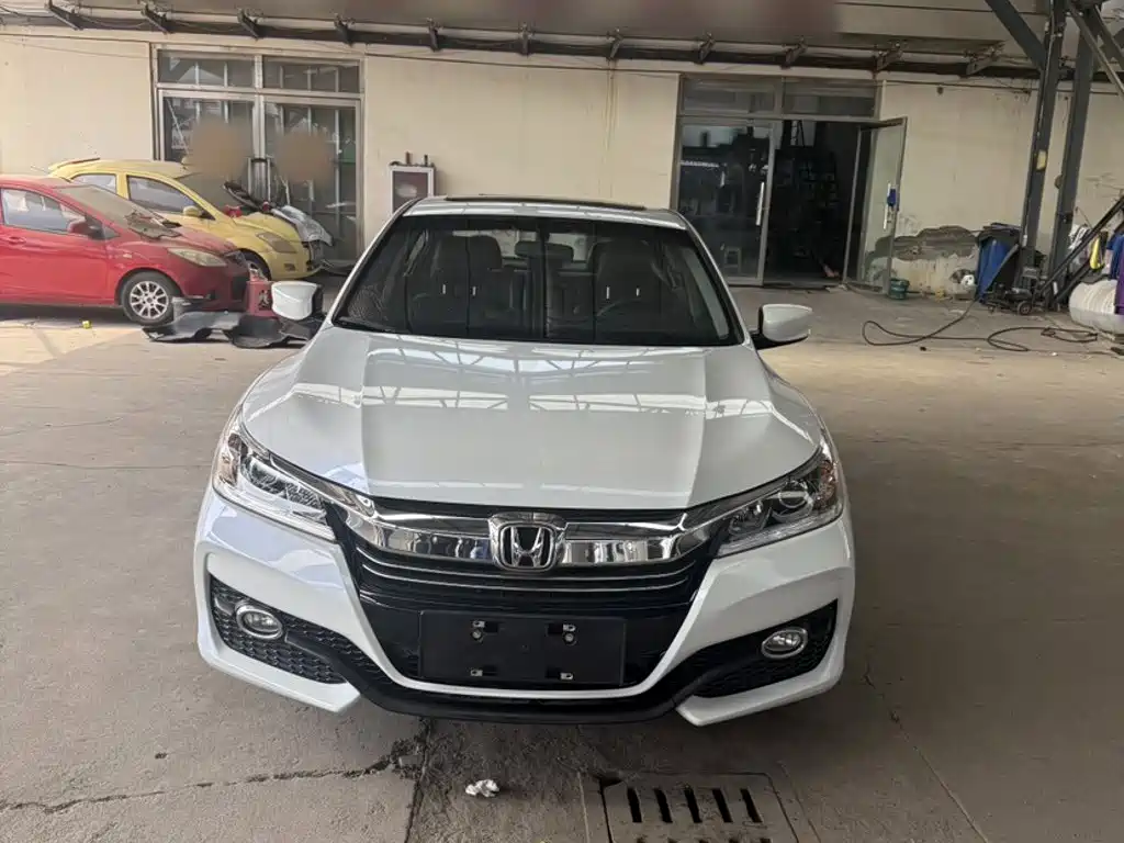 Honda Accord 2017 — фото 11