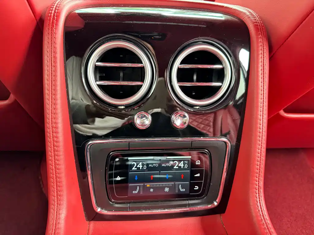 Bentley Flying Spur 2020 — фото 13