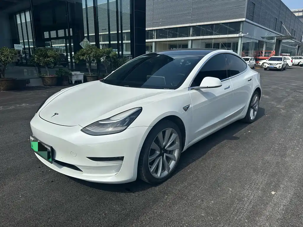Tesla Model 3 2020 — фото 1