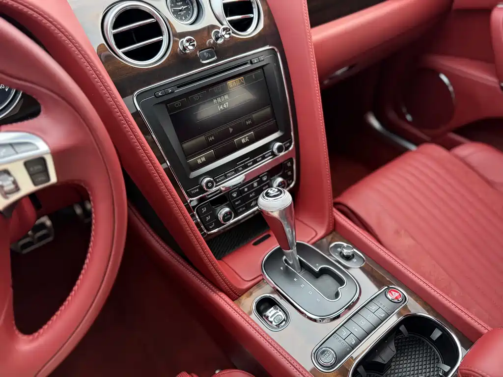 Bentley Flying Spur 2019 — фото 19