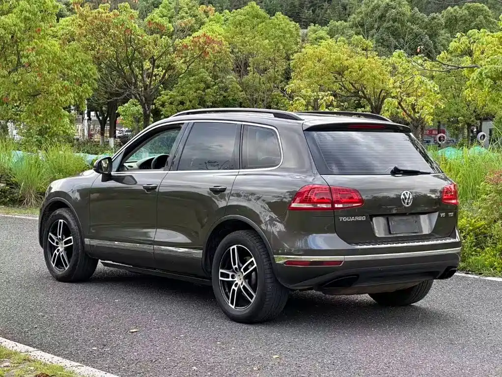 Volkswagen Touareg 2017 — фото 9