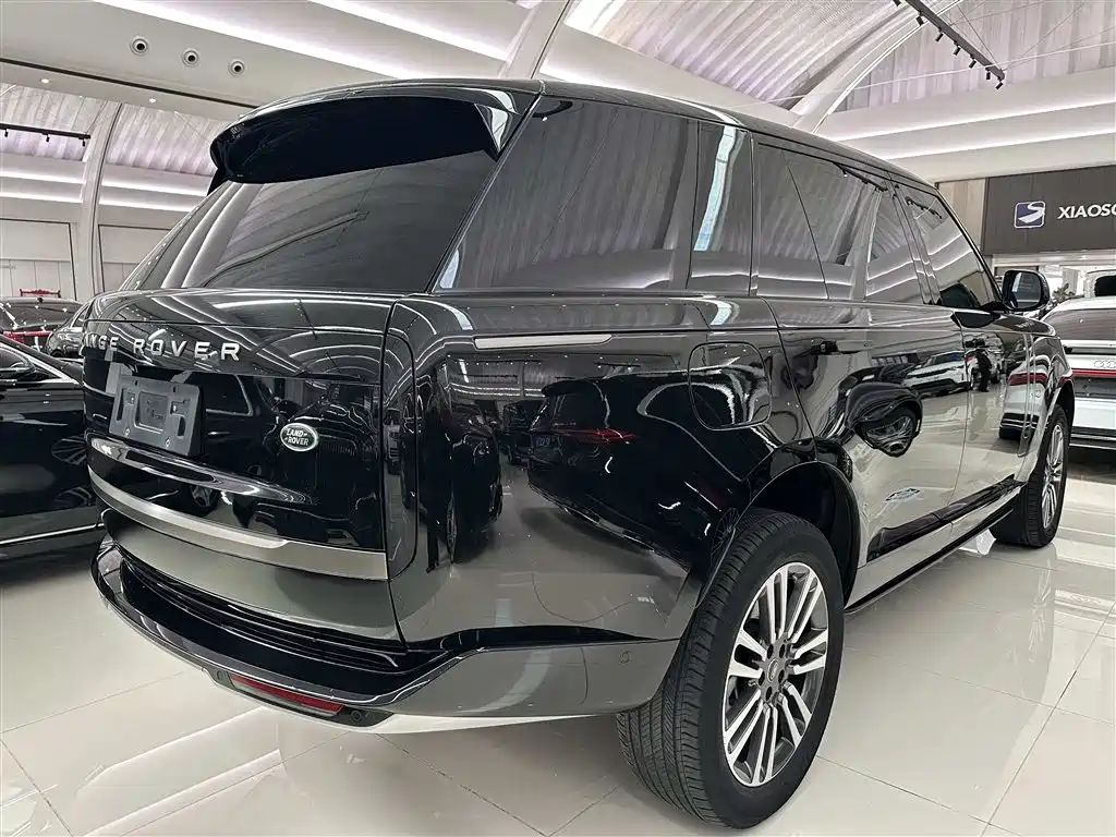 Land Rover Range Rover 2023 — фото 19