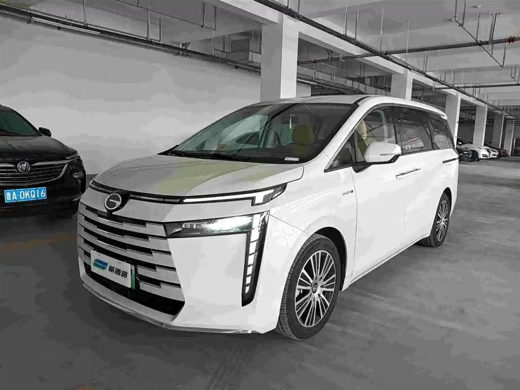 GAC Motor E8 Hybrid 2025 — фото 1