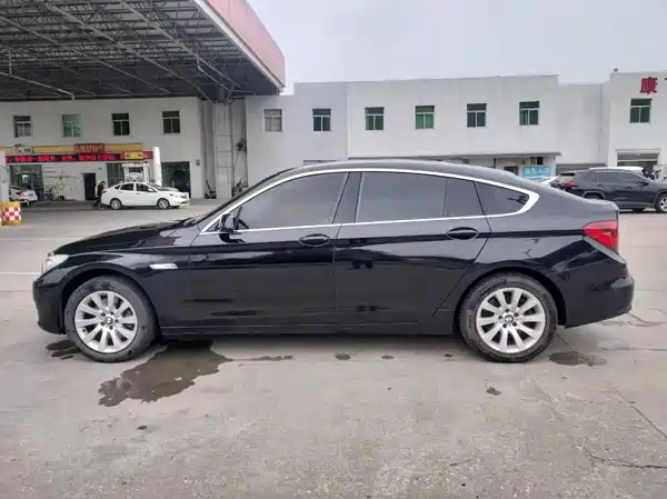 BMW 5 Series GT 2011