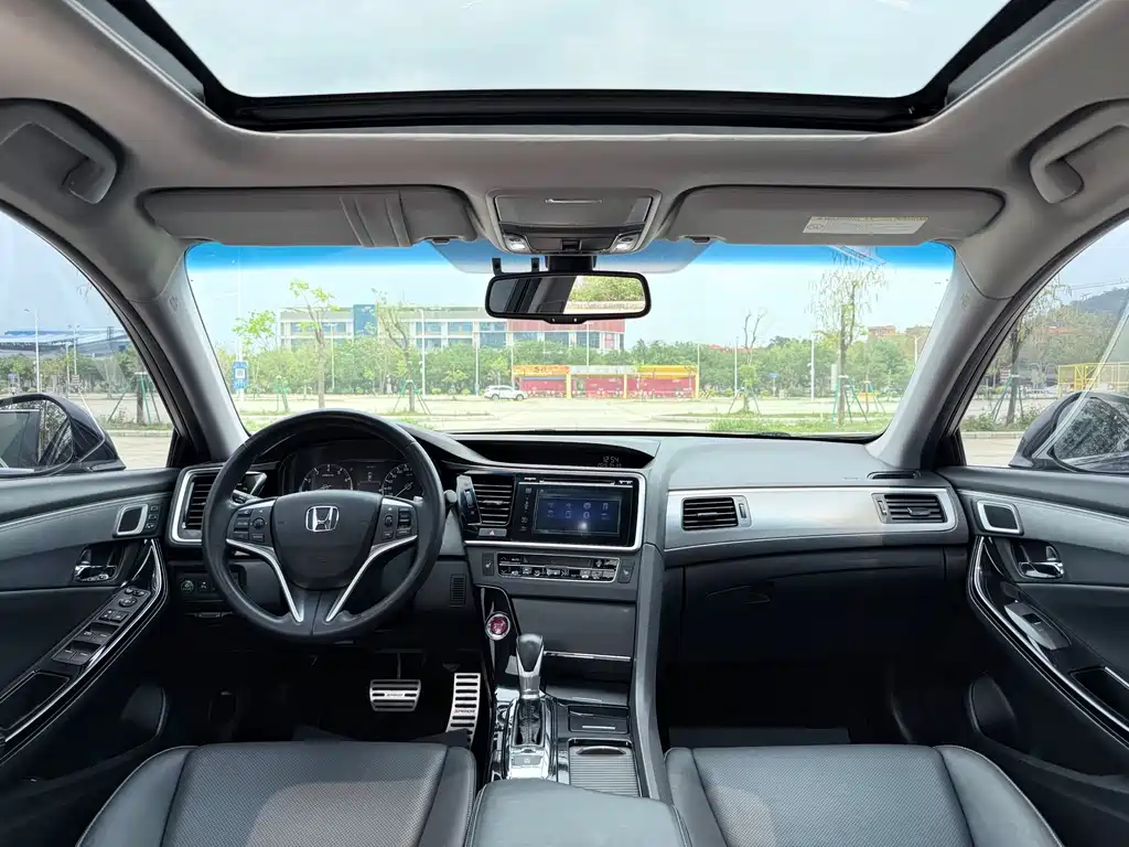 Honda Spirior 2016 — фото 11