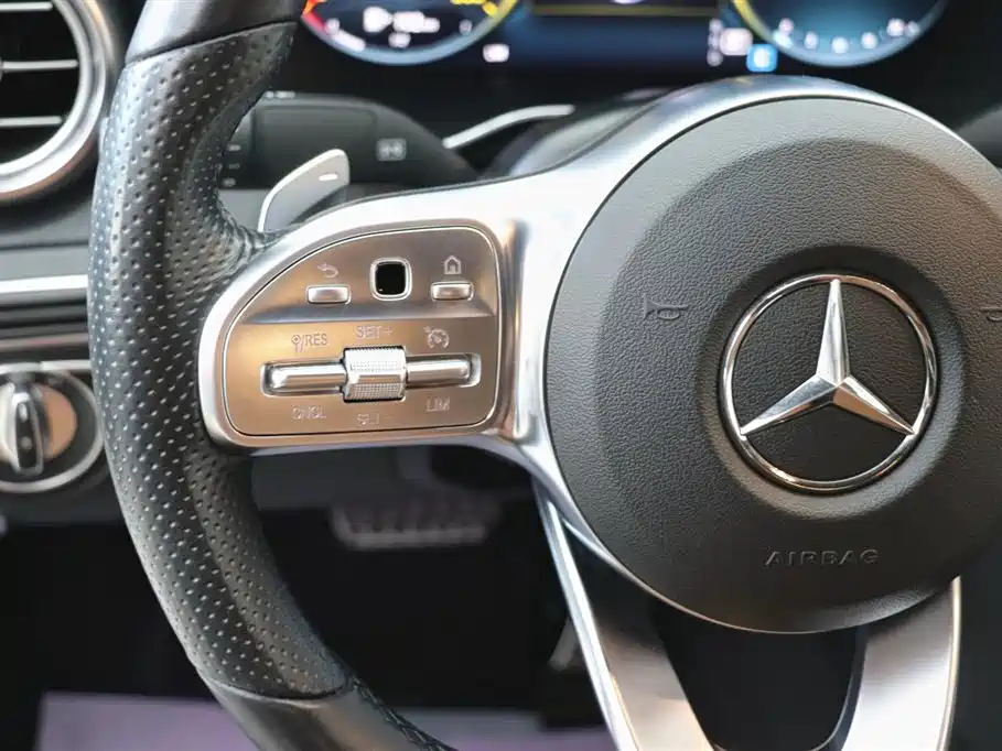 Mercedes-Benz C-Class 2019 — фото 17
