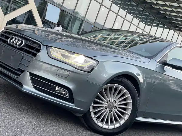 Audi A4L 2015