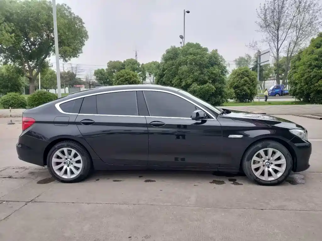 BMW 5 Series GT 2012 — фото 3