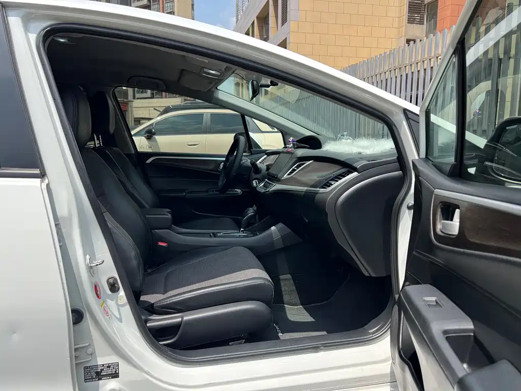 Honda Jade 2017 — фото 13