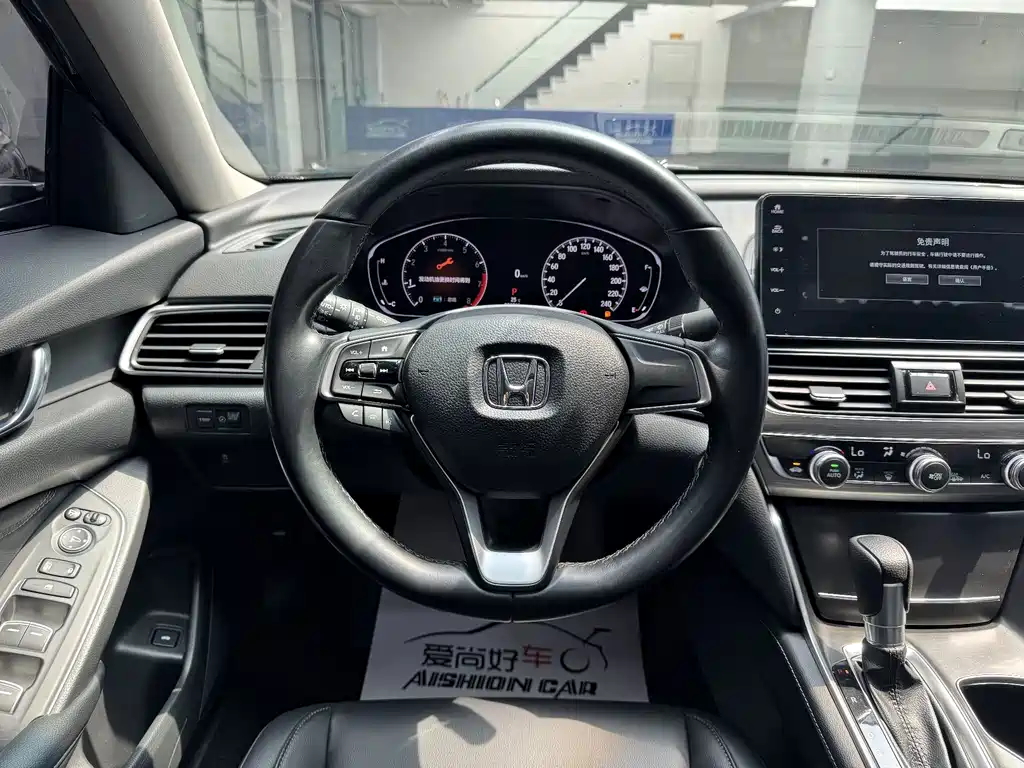 Honda Accord 2022 — фото 10