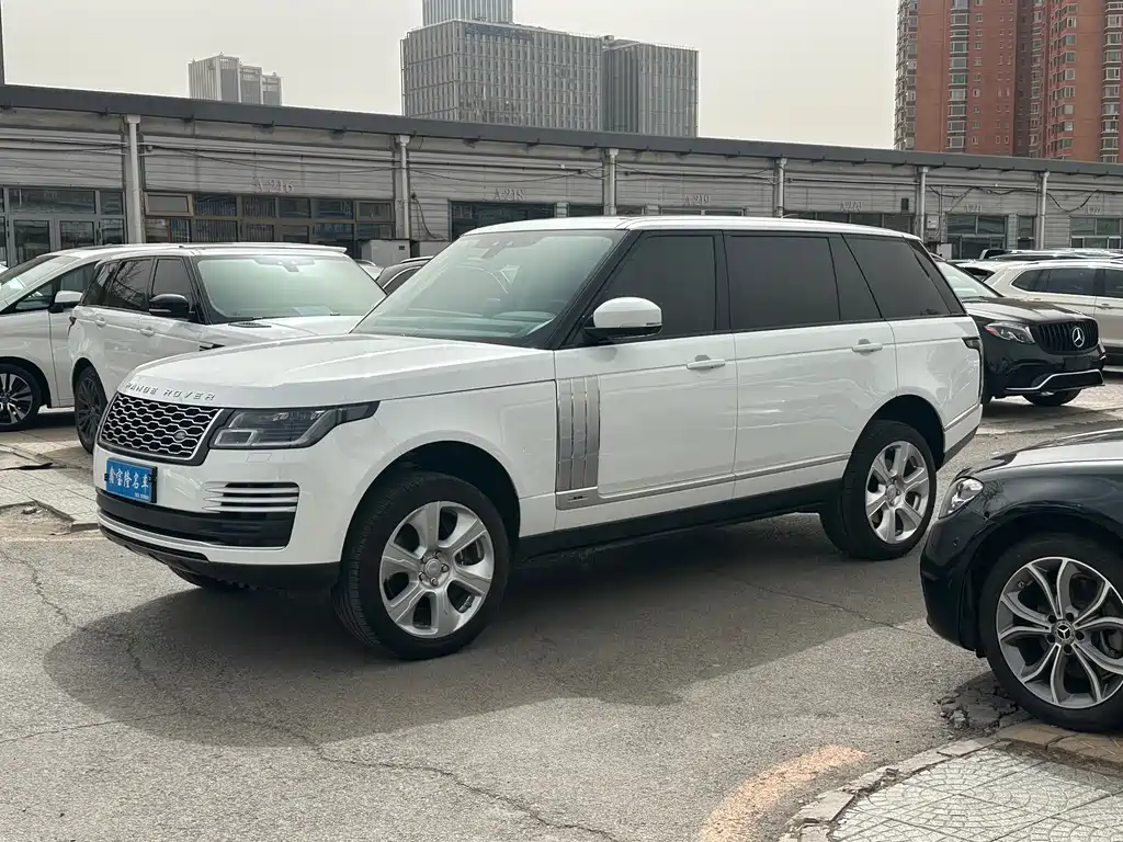 Land Rover Range Rover 2020 — фото 1