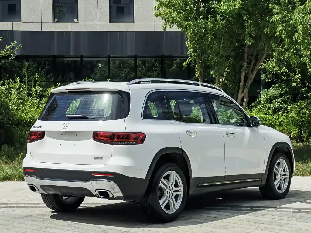 Mercedes-Benz GLB 2023