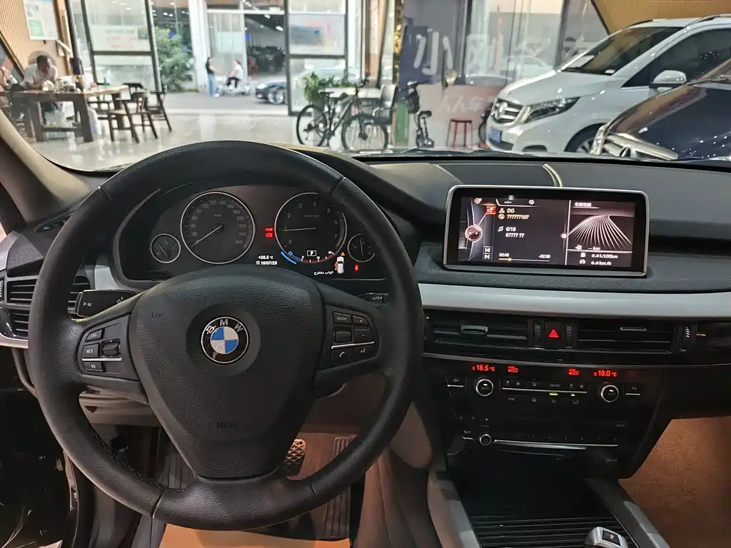 BMW X5 2017 — фото 8