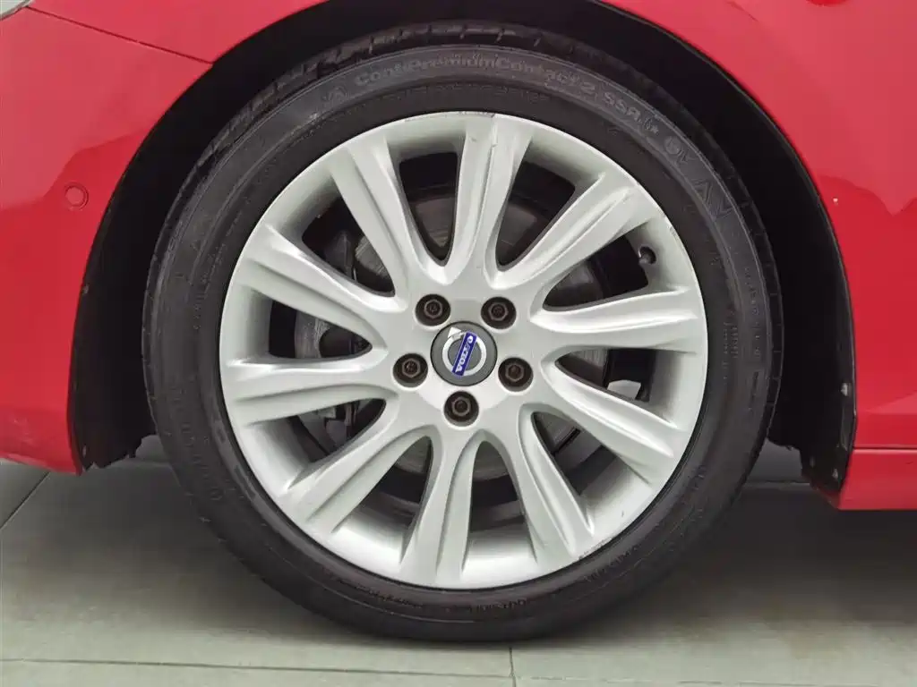 Volvo V40 2015 — фото 17