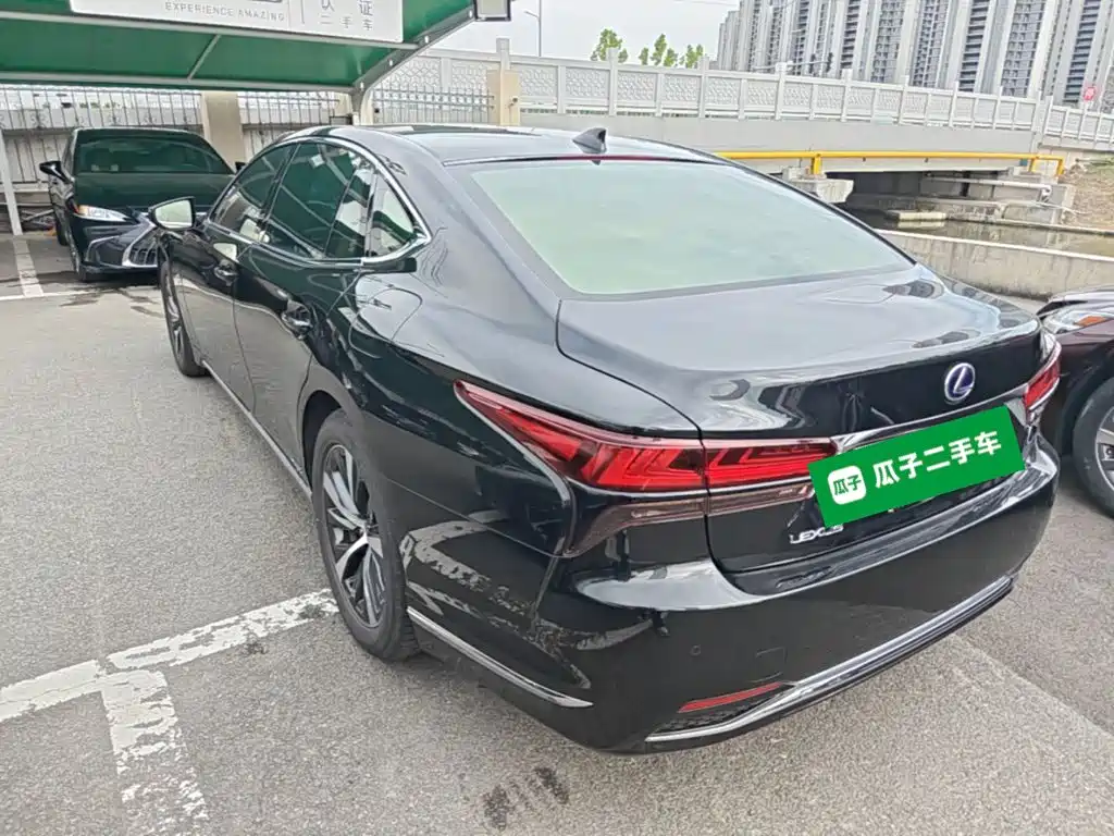 Lexus LS 2020 — фото 23