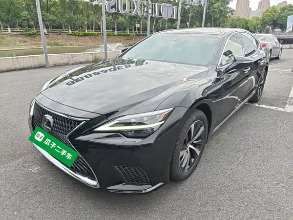 Lexus LS 2020