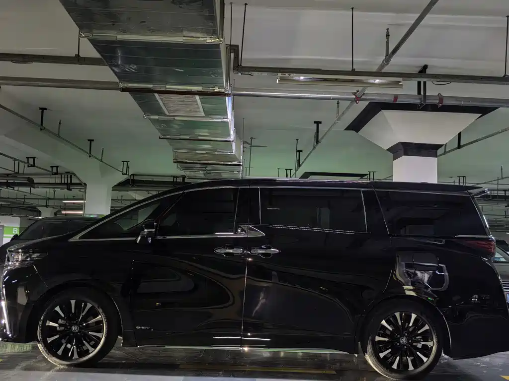Toyota Alphard 2024 — фото 4
