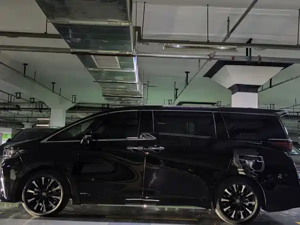 Toyota Alphard 2024