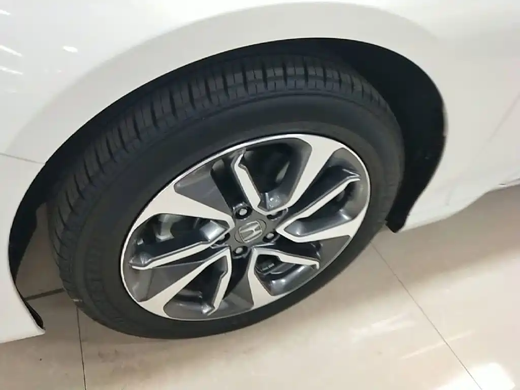 Honda Inspire 2021 — фото 23