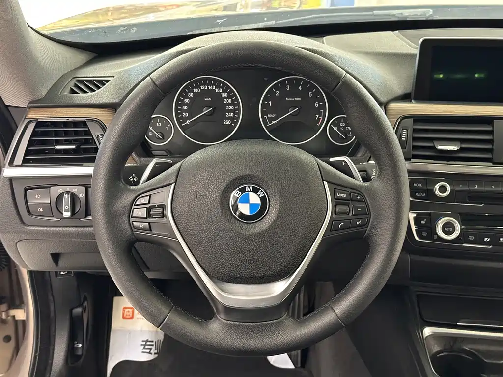 BMW 3 Series GT 2014 — фото 15