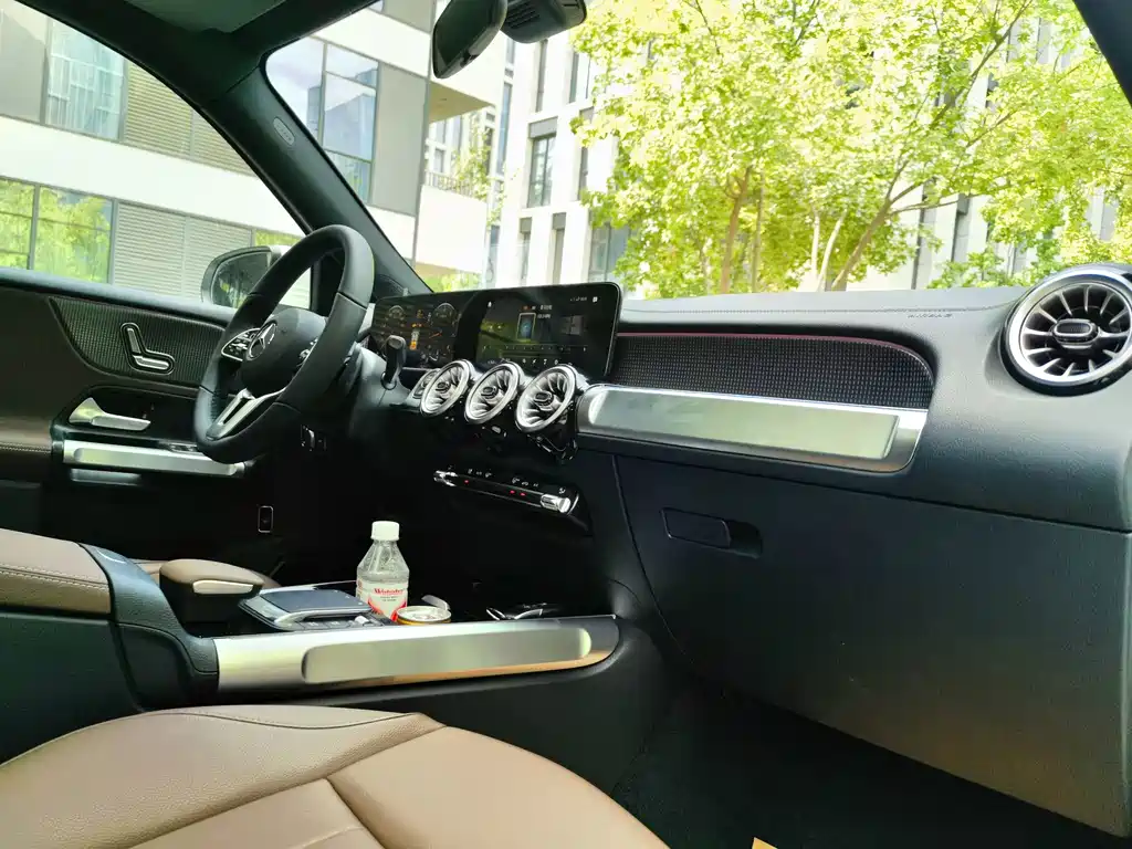 Mercedes-Benz GLB 2023 — фото 13