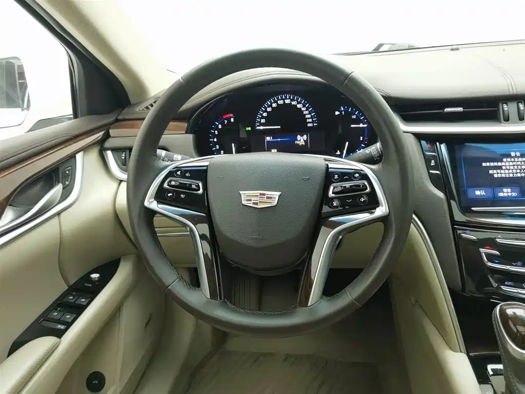 Cadillac XTS 2016 — фото 11