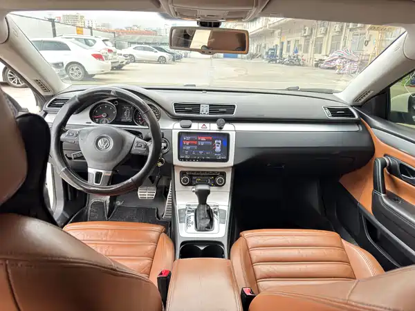 Volkswagen CC 2011