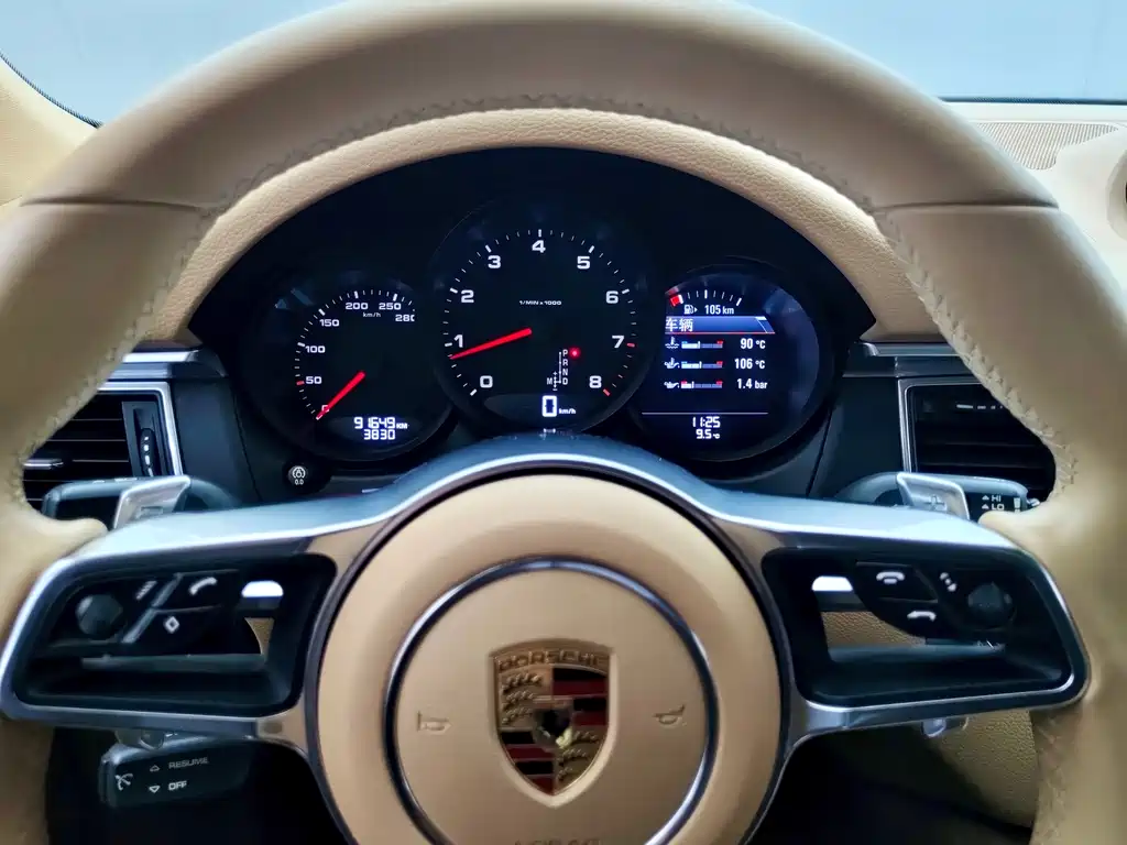 Porsche Macan 2017 — фото 22