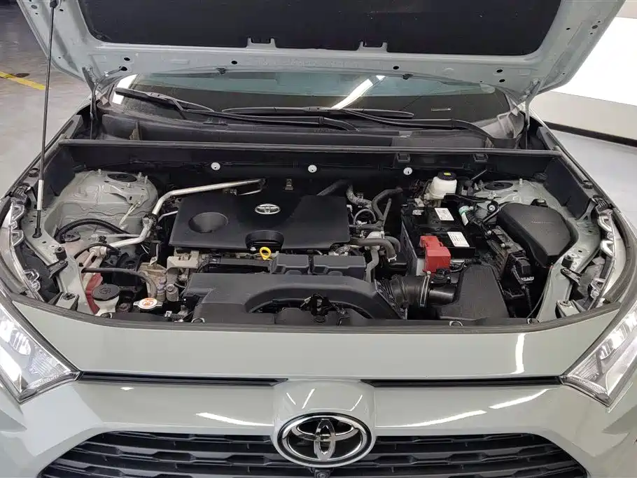 Toyota RAV4 2020 — фото 10