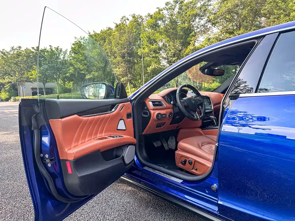 Maserati Ghibli 2020 — фото 12